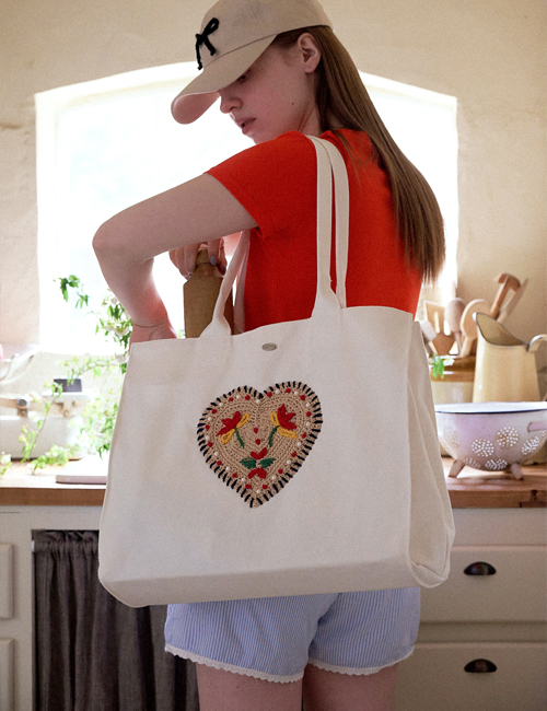 No.208 / Heart Embroidery Crochet Travel Bag (L)